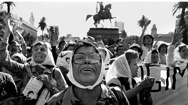 Madres de Plaza de Mayo en plena Dictadura Militar