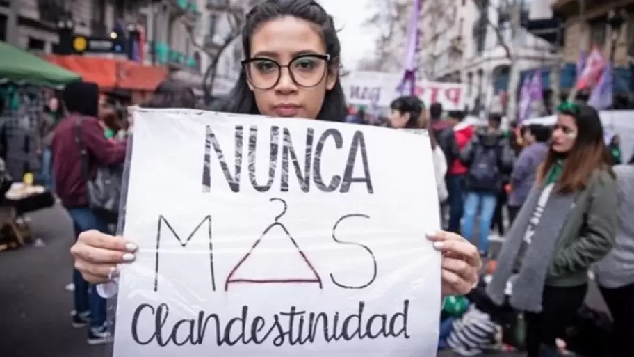 Jornadas interminables de lucha para conseguir que el aborto fuera un derecho