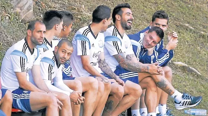 El "Pocho" junto a sus compaeros de la Seleccin