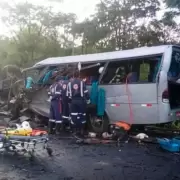 As qued el colectivo que choc contra un camin en Bahia: hay 25 muertos