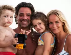 Sabrina Rojas y Luciano Castro años atrás junto a Esperanza y Fausto.