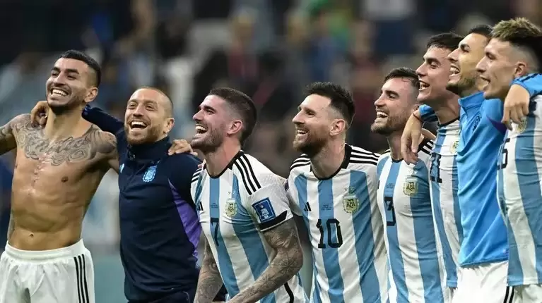 Los jugadores de la Seleccin Argentina festejando en Qatar.