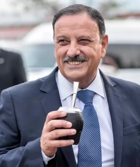 Ricardo Quintela redobl la apuesta en cuanto a salarios y ayuda social.