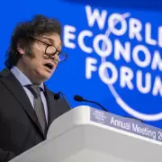 Mentiras, Fake News, negacionismo y papeln: los ejes del discurso de Milei en Davos