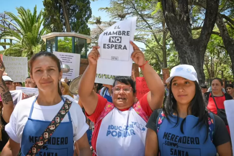 Barrios de Pie y una protesta frente a la Quinta de Olivos por la situacin de los comedores populares, y de cara al paro general