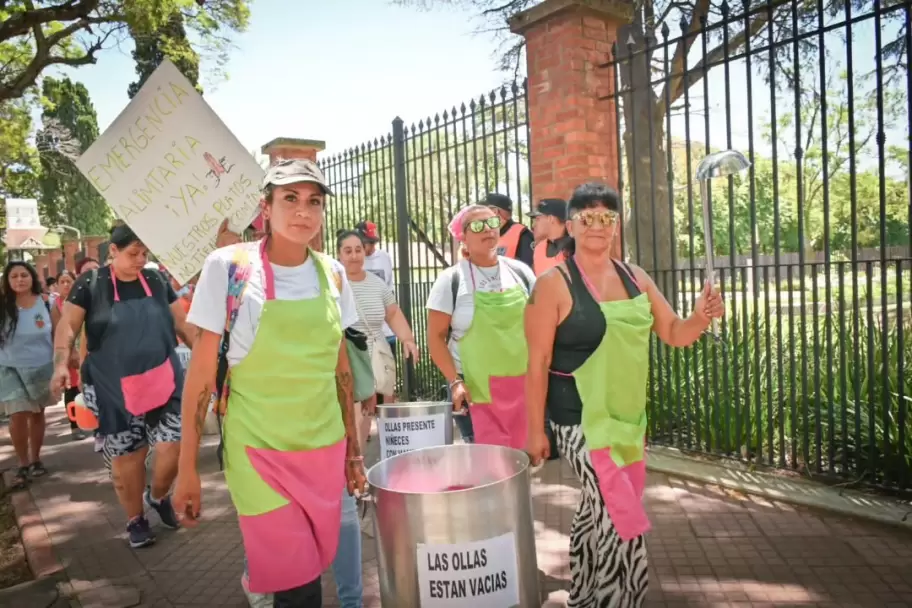 Barrios de Pie y una protesta frente a la Quinta de Olivos por la situacin de los comedores populares, y de cara al paro general