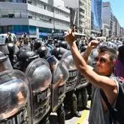 De la consigna "la patria no se vende", a la Polica corta calles de Bullrich: la movilizacin contra el ajuste, por dentro