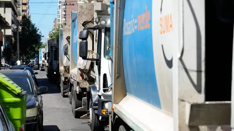 Los trabajadores de la recoleccin de residuos de Rosario paralizaron el servicio tras el ataque de bandas narcos a uno de los camiones