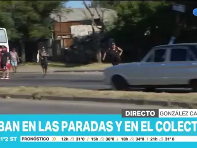 Dos delincuentes huyen luego de robar dos celulares en Gonzlez Catn, y son registrados en vivo por Telefe.