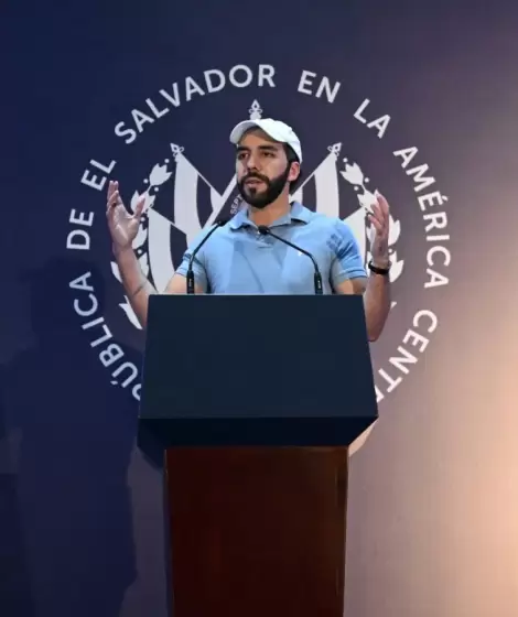 Bukele se adjudic� la reelecci�n y afirm� que "colaborar�" con Milei: "Va a ser dif�cil resolverlo"