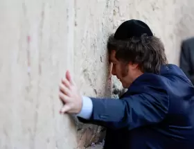 Javier Milei visit el Muro de los Lamentos