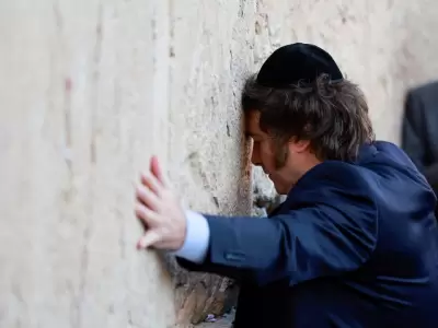 Javier Milei visit el Muro de los Lamentos