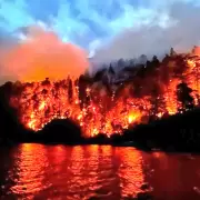 El lago Nahuel Huapi se prende fuego: quines son los responsables y cmo se gener el incendio