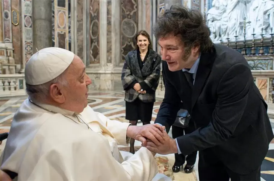 Hubo abrazos y pedidos de disculpa por parte de Milei al Papa