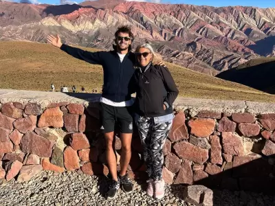 Joel Ojeda y su mam, Sonia, en un viaje por el noroeste argentino.