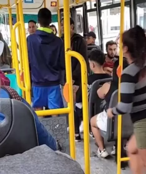 La escena en la cual el chofer del colectivo amenaza con una picana a un padre de familia, su mujer y su hijo.