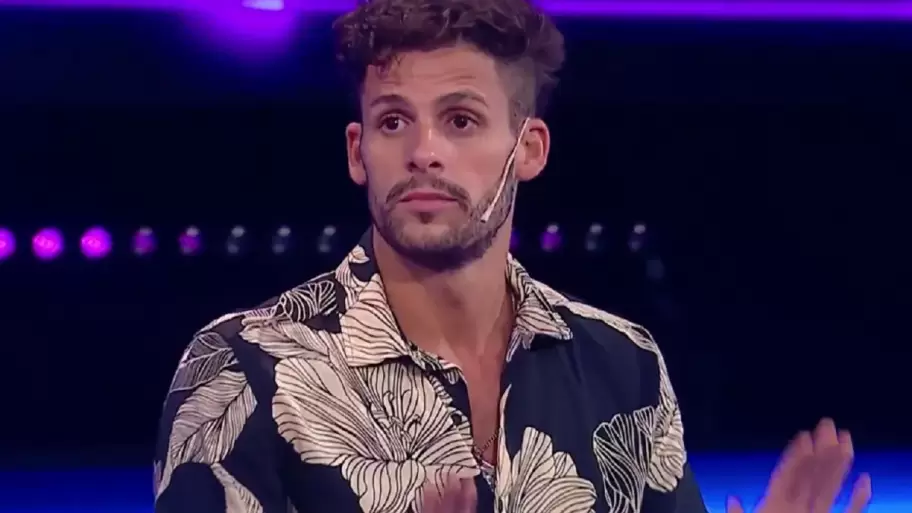 Joel Ojeda en el debate de Gran Hermano tras su eliminacin.