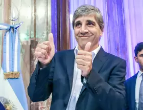 El ministro de Economía, Luis "Toto" Caputo.