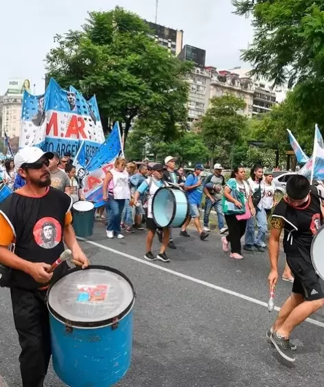 Empujones y represión: fuerte tensión en 9 de Julio y más de 500 cortes por alimentos