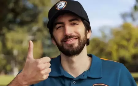 Santiago Korovsky en su papel protagnico de Divisin Palermo, la serie que cre y que lo catapult a la fama.