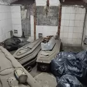 "Desidia e irresponsabilidad absoluta": hallaron otras 2000 bolsas con restos humanos abandonados en La Plata.
