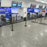 Controladores al límite y un Gobierno que no responde: las medidas de fuerza que pueden colapsar los vuelos en plena temporada alta