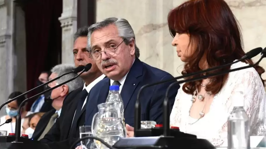 Alberto Fernndez en la apertura de sesiones ordinarias de 2020 junto a la vicepresidenta Cristina Fernndez de Kirchner