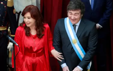 Cristina Fernndez de Kirchner junto a Javier Milei, el da de su asuncin.