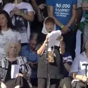 "No nos han vencido!": el duro documento que Estela de Carlotto, Taty Almeida y Prez Esquivel leyeron ante una multitud en Plaza de Mayo