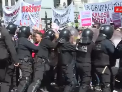 Represin en las inmediaciones del Congreso