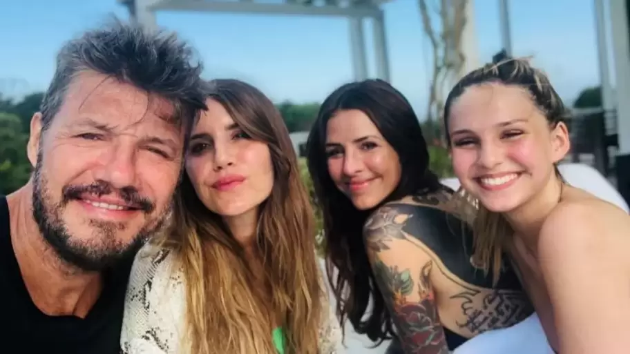 Marcelo Tinelli de vacaciones junto a sus tres hijas.