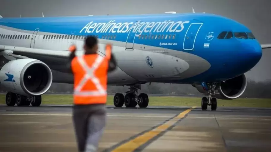 Aerolneas Argentinas ajustar los vuelos de cabotaje a partir de mayo.