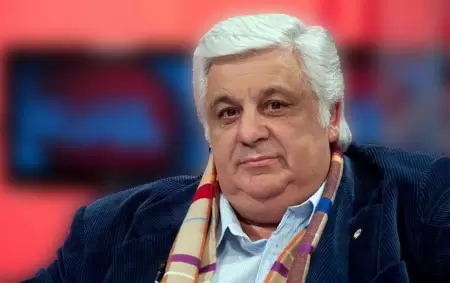 Alberto Samid se sum� a la ola de protestas por los cambios en X.