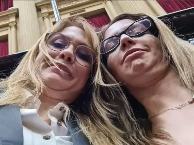 Lilia Limoine y Mara Celeste Ponce tras 16 horas de trabajo en el Congreso