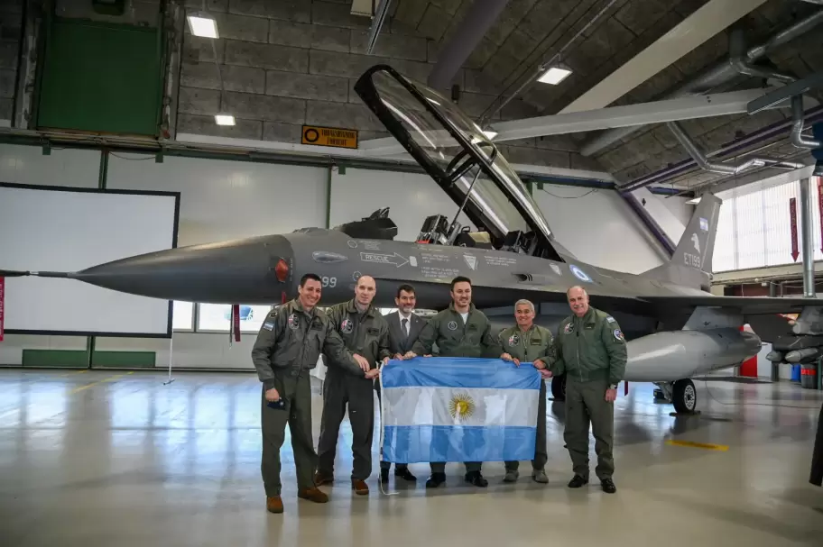 Tandil ser el destino de los aviones F-16 que acord comprar Argentina