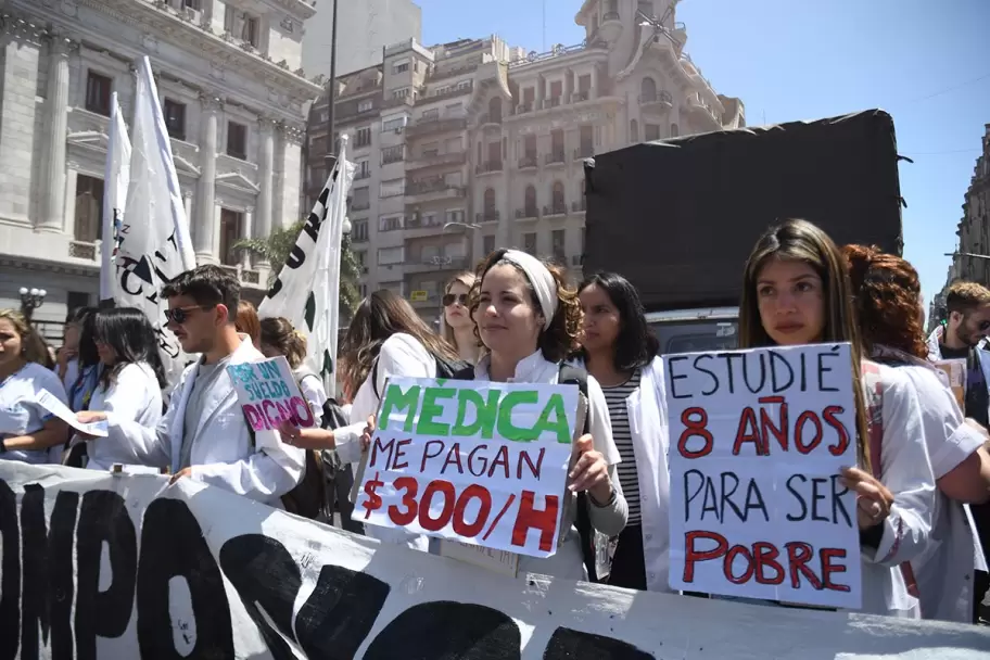 La ltima marcha de residentes