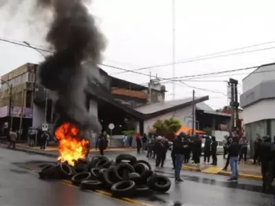 Policas, docentes y mdicos en lucha en Misiones