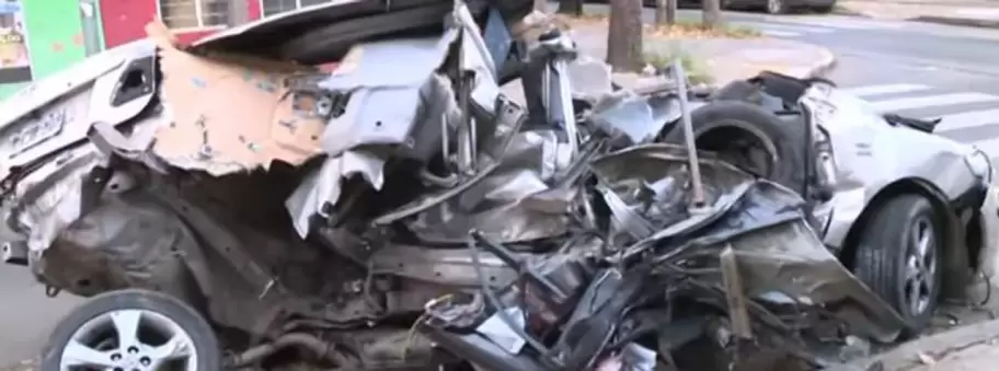 As qued uno de los vehculos que fue aplastado por el camin en la Autopista Panamericana.