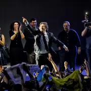 Javier Milei cantar en el Luna Park: quin paga la excntrica fiesta libertaria mientras los argentinos sufren la motosierra