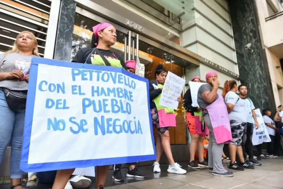 "Pettovello, con el hambre del pueblo no se negocia"