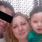 Una mujer y su hijo murieron tras quedar atrapados en un incendio: detuvieron al padre del nene