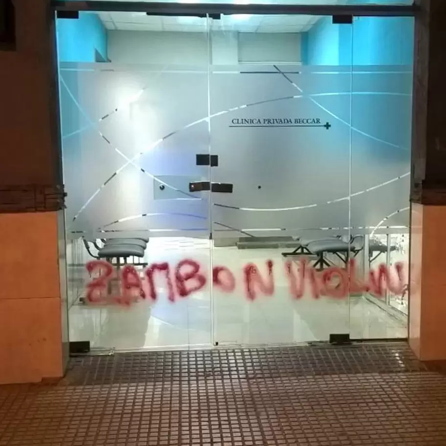 Pintadas en la clnica Beccar.