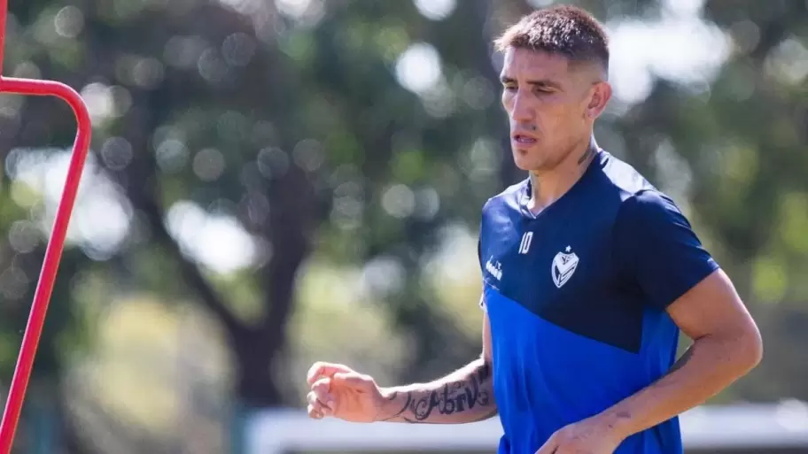 Incertidumbre en Vlez Sarsfield ante la falta de noticias de Ricardo Centurin