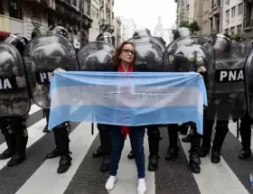 Represi�n Milei