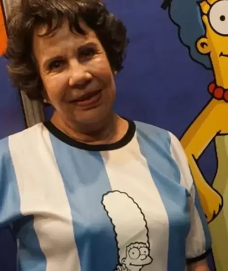 Nancy MacKenzie, voz intrprete de Marge Simpson