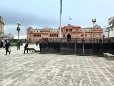 Volvieron a vallar la Plaza de Mayo