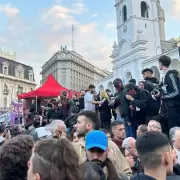 Familiares de los detenidos marcharon a Plaza de Mayo: "Hoy le toc a mi hija, maana puede ser cualquiera"