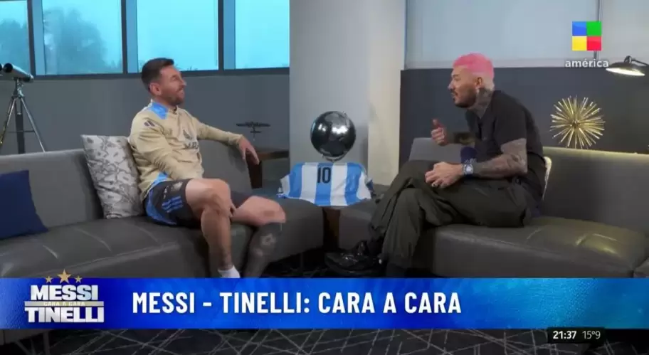 Tinelli y Messi antes del comienzo de la Copa Amrica.