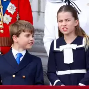"Hac lo que te dijeron!": revelan el divertido ida y vuelta de la princesa Charlotte con su hermano Louis
