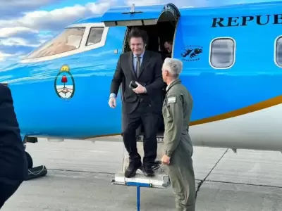 Javier Milei en uno de los aviones de la flota presidencial